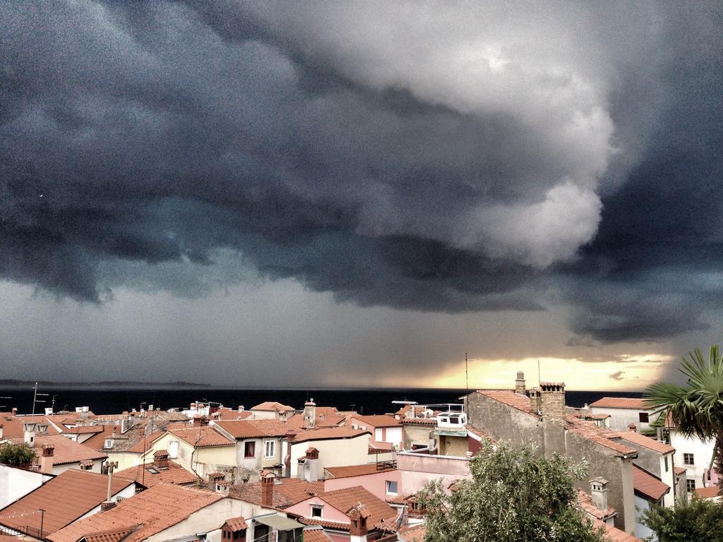 Holiday Home Amazing View Pirano Esterno foto
